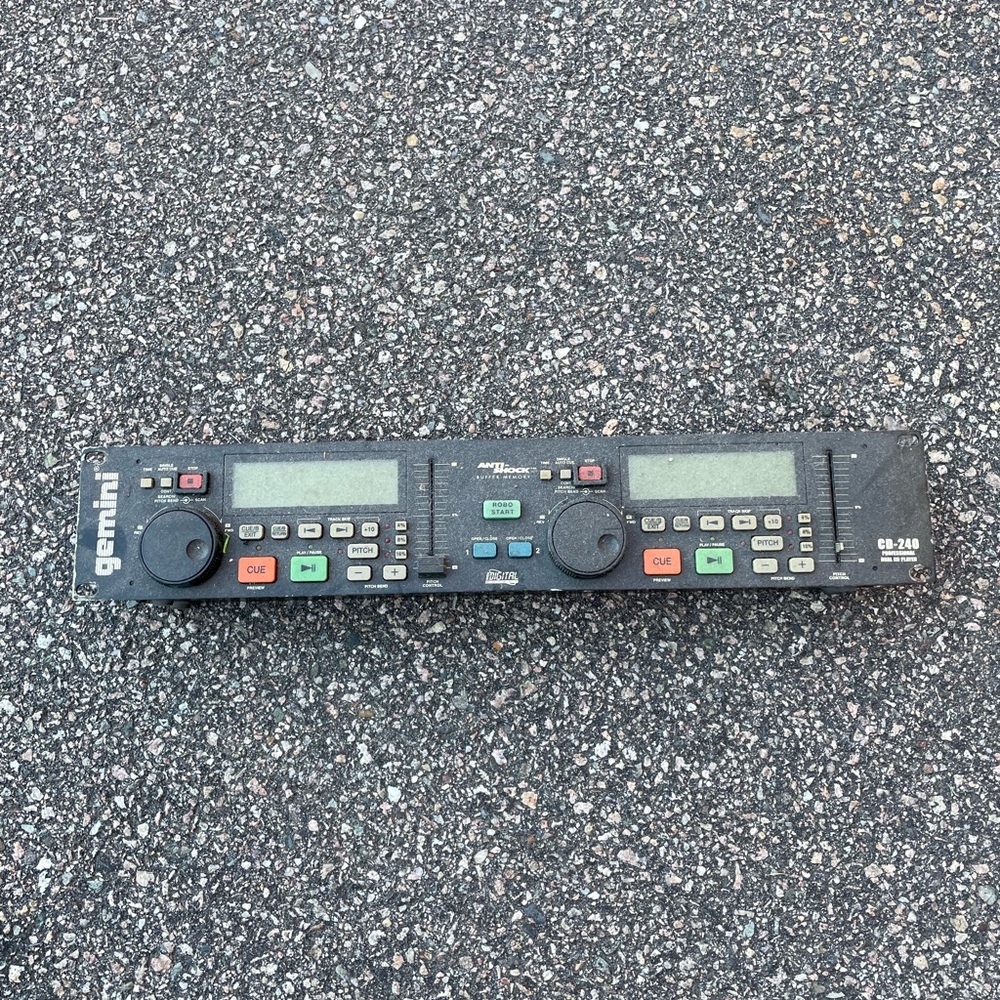 Gemini Dj beat mixer